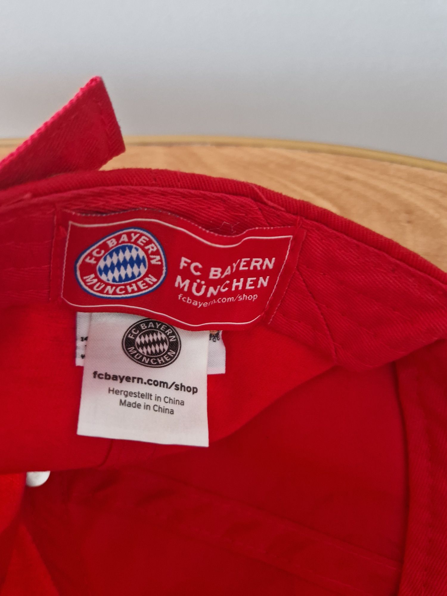 Czapka z daszkiem Bayern Monachium oryginalna nowa