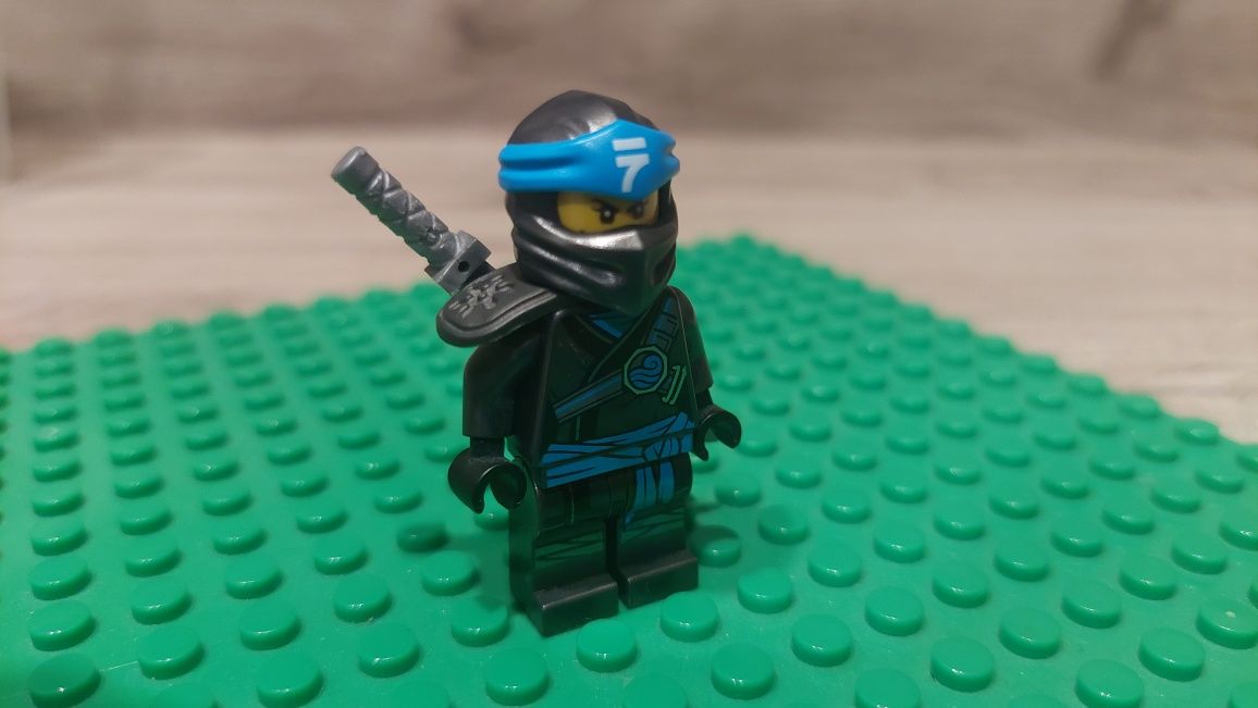Lego ninjago Mia