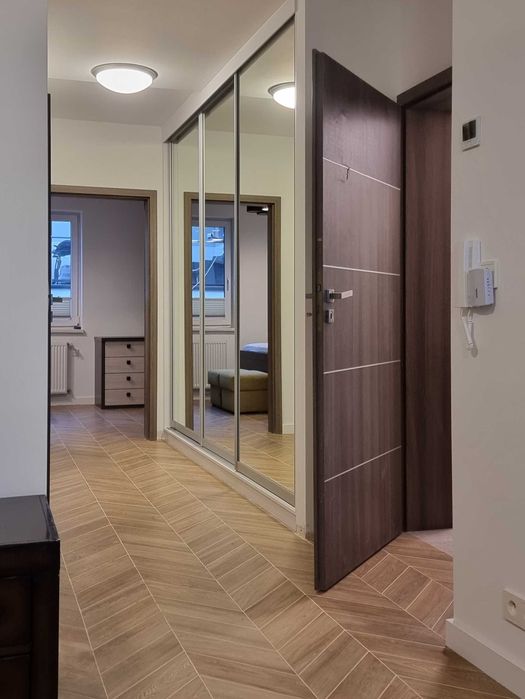 apartament w szeregowcu 116,67 m2 + 2 m. garażowe + miejsce dla gości.