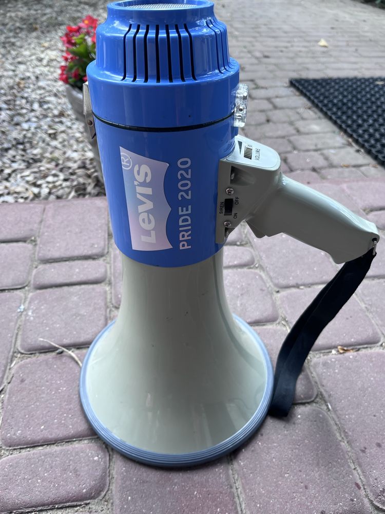 Tuba megafon Pride 2020  wersja Levi’s + barerie