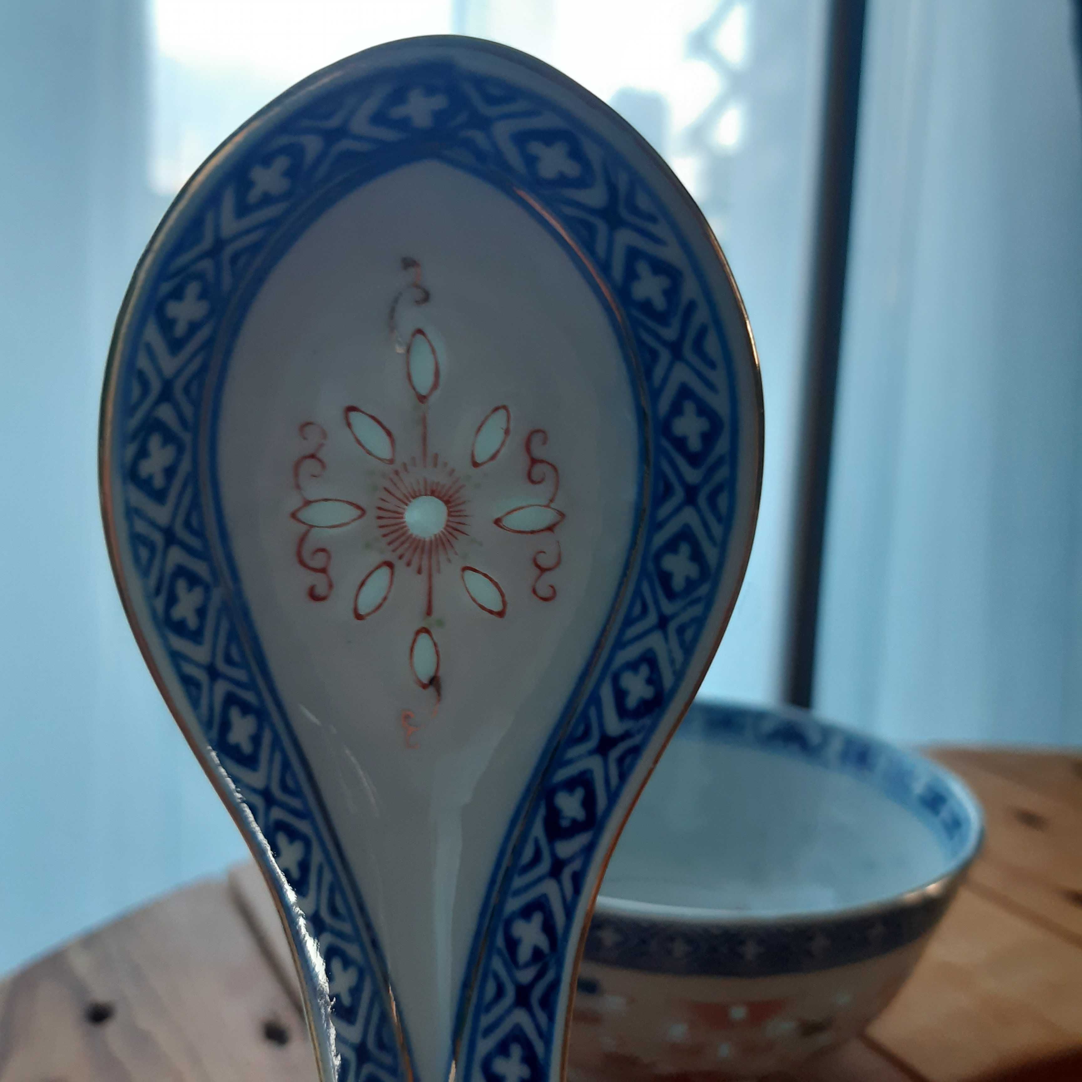 Miseczka z łyżką z chińskiej porcelany