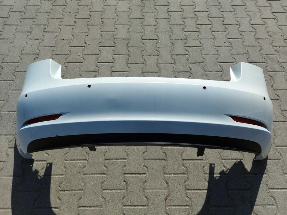 Tesla Model 3 бампер задній рест дорест