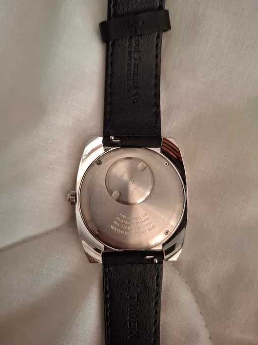 Timex World Time Reissue (movimento quartzo, analógico)