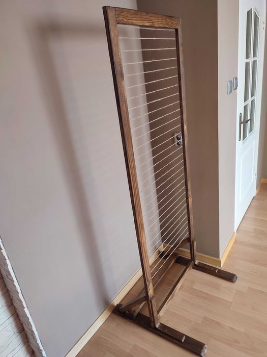 Drewniany stojak na zdjęcia - ręcznie wykonany