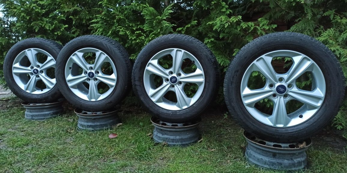 Felgi opony zima Ford Kuga S-Max  235/55R17 7,5Jx17 ET52,5 5x108