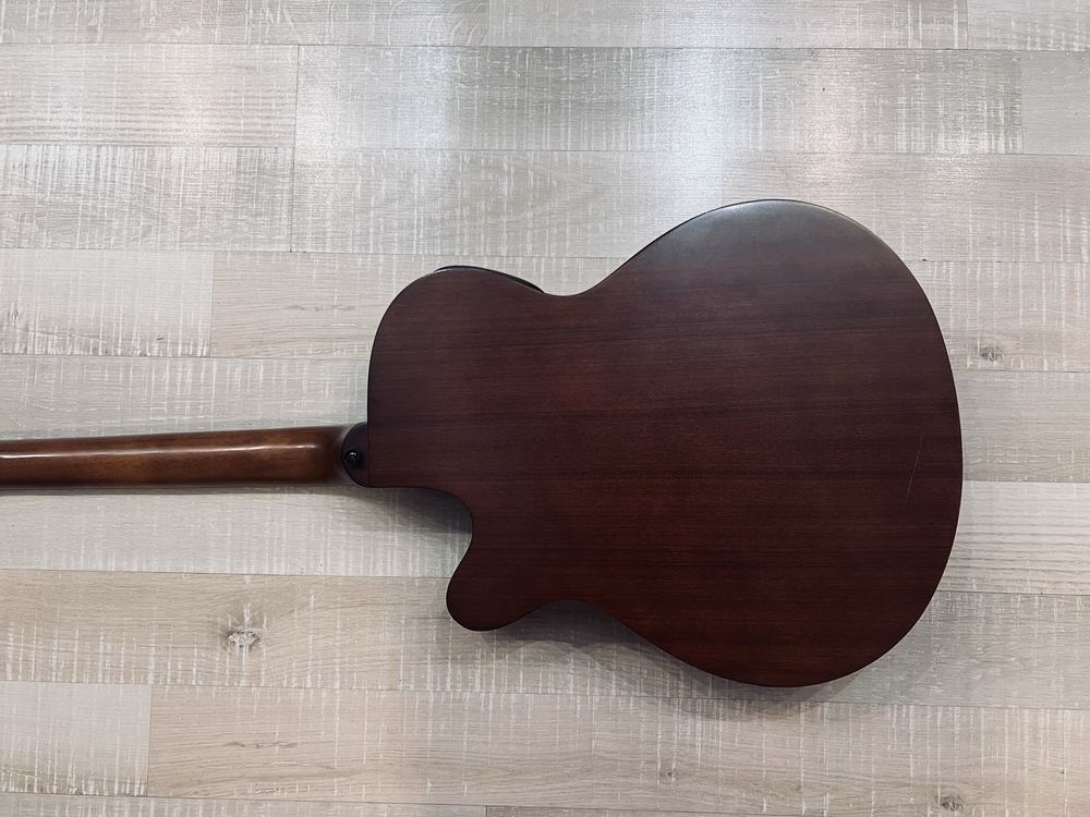 Gitara elektroklasyczna klasyczna z wpięciem