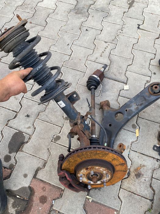 Hyundai i30 II CEED zwrotnica prawa  noga  mcperson wahacz kompletna