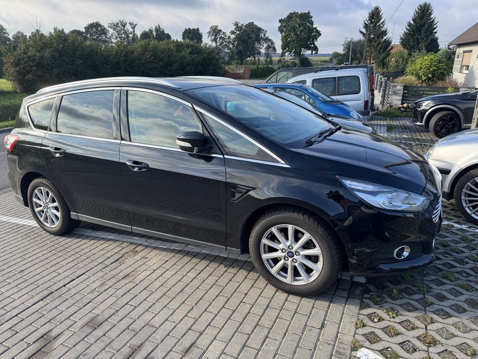 Sprzedam S-Max 2017r niski przebieg 95tys