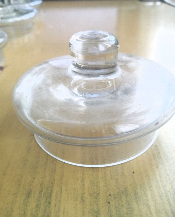 Продам б/у пробки на графины