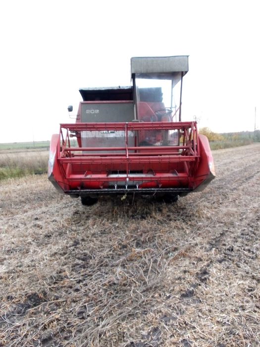 Зерновий комбайн Моїсей Фергісон 206