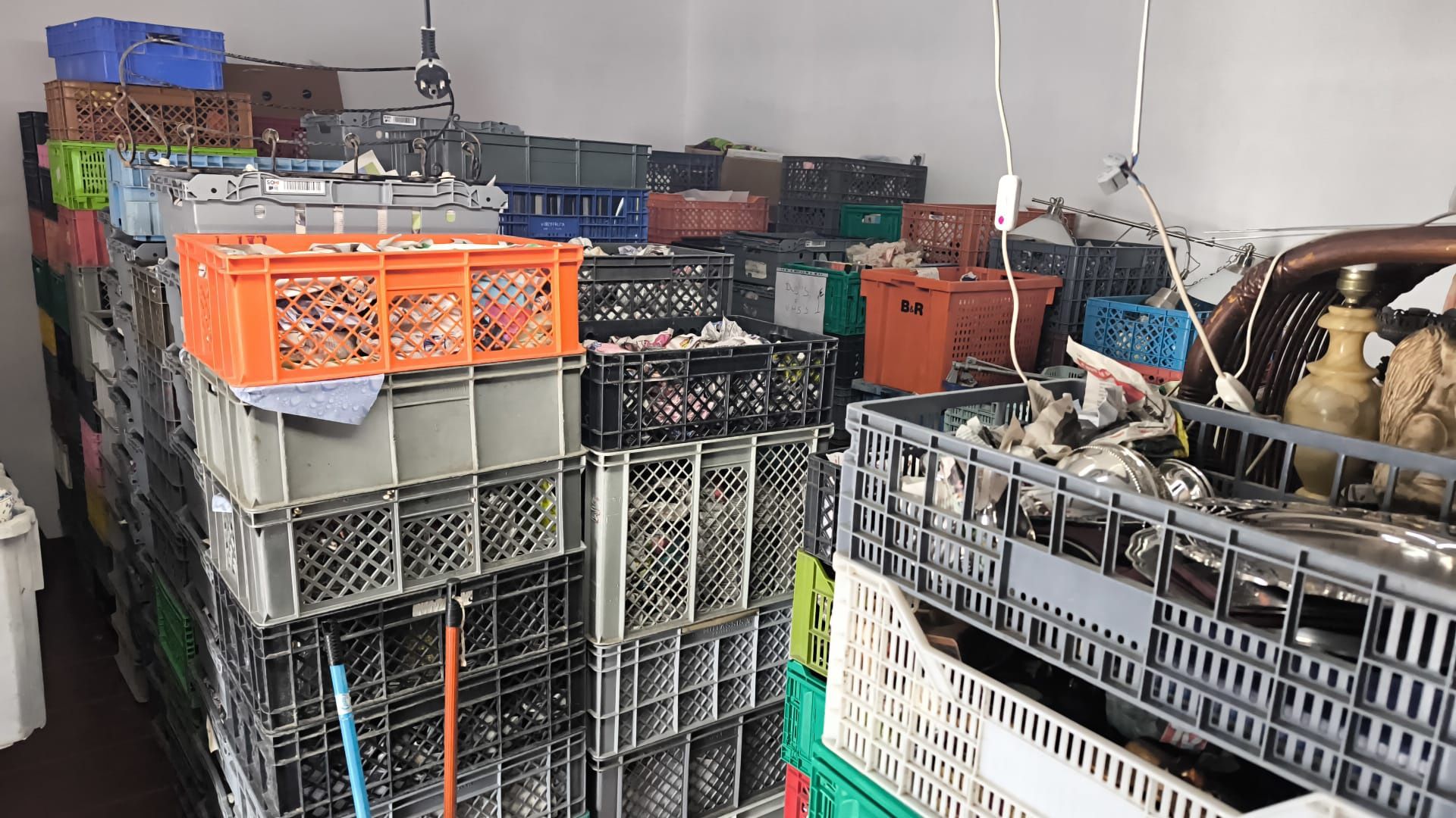 Prestação de serviços Limpezas de casas sótão e garagens limpeza de te