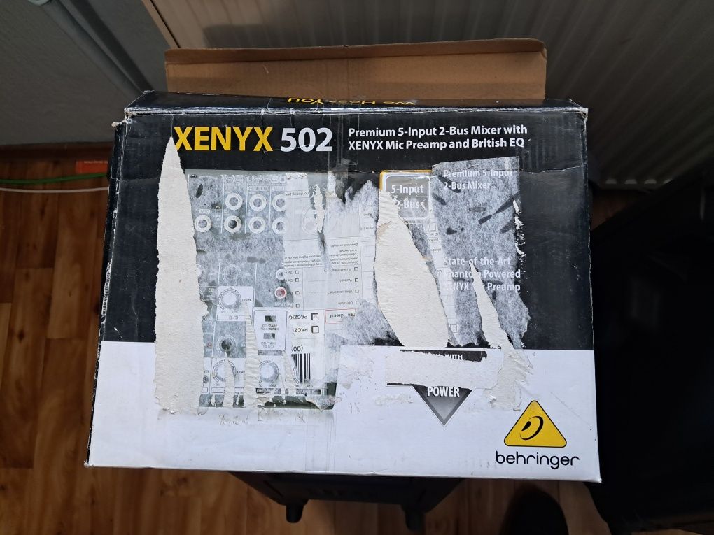 Mikser estradowy BEHRINGER XENYX 502