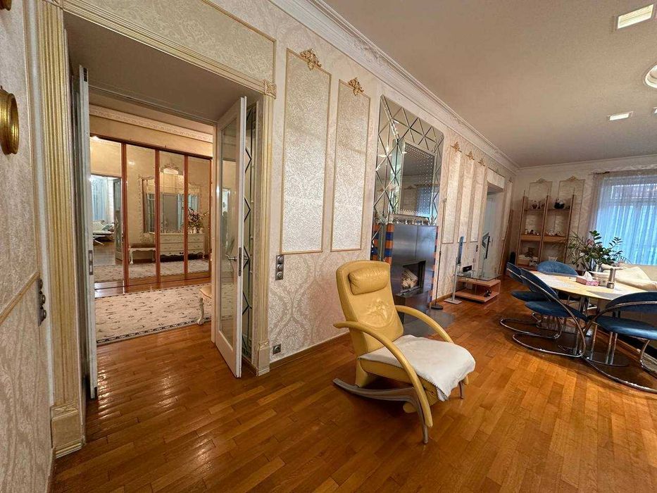 Центр! Оренда 4-К Квартири Костельна 4 Майдан