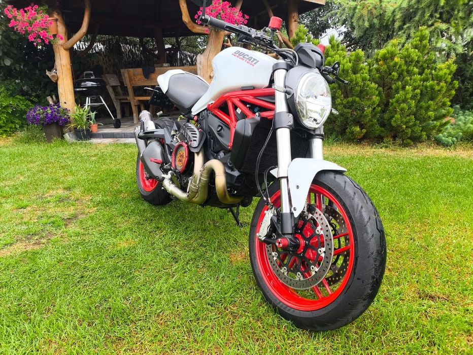 Ducati Monster Ducati Monster 821. Grubo doposażony !!