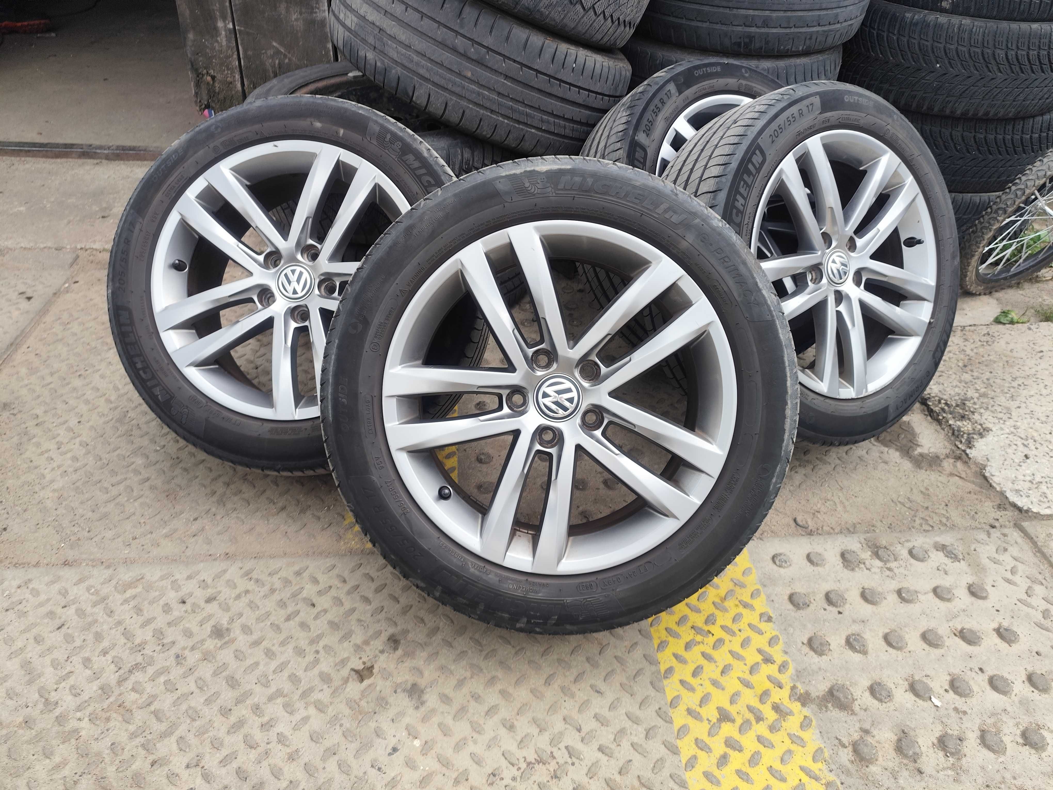Felgi z oponami VW