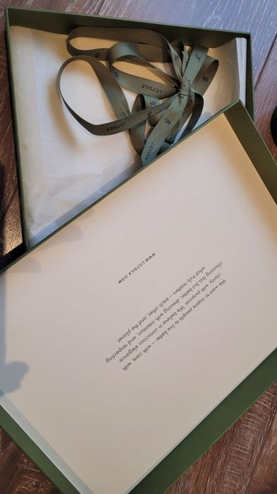 Eleganckie opakowanie na ubranie LillySilk