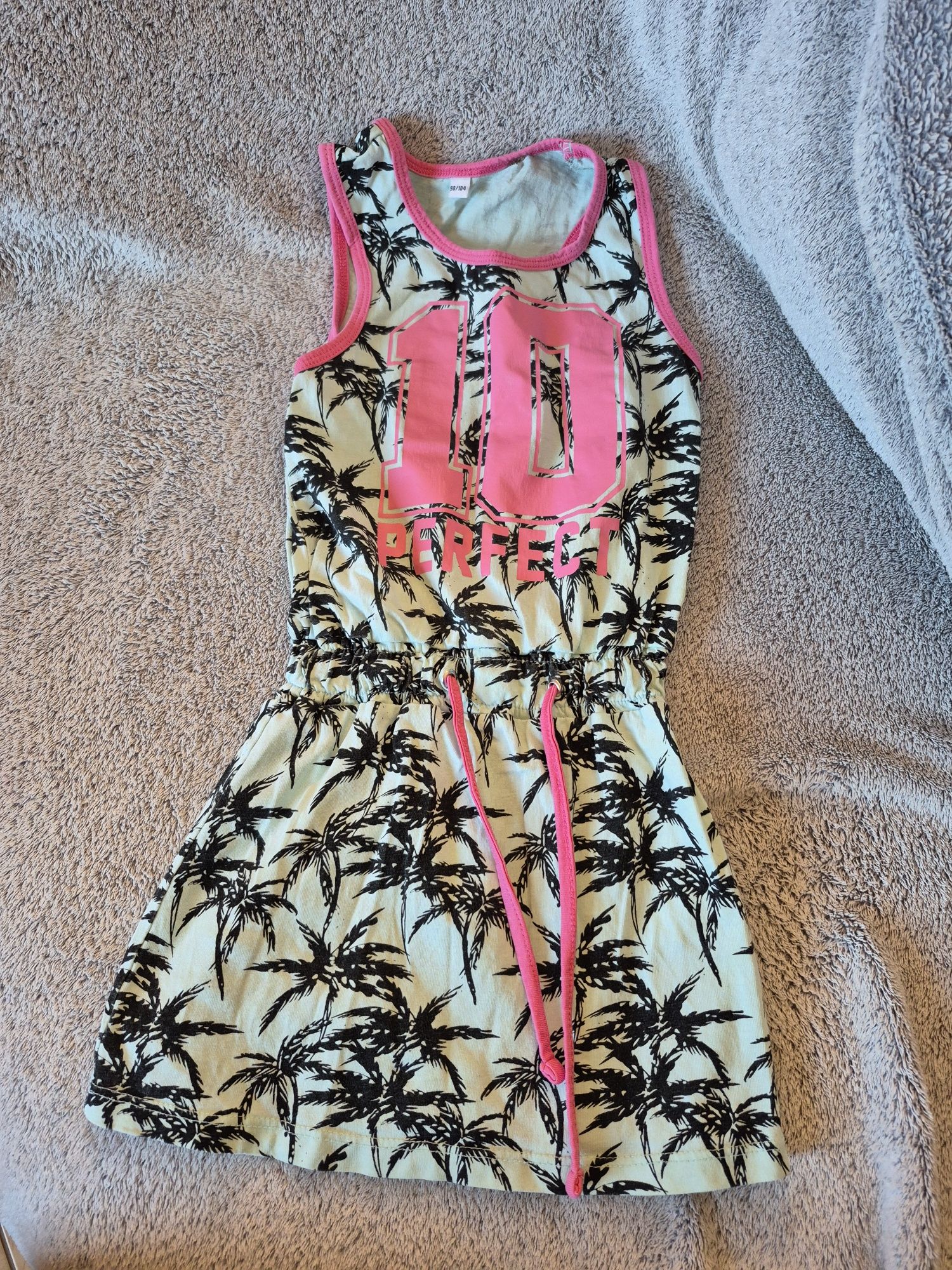 Krótka sukienka w palmy, r.98/104