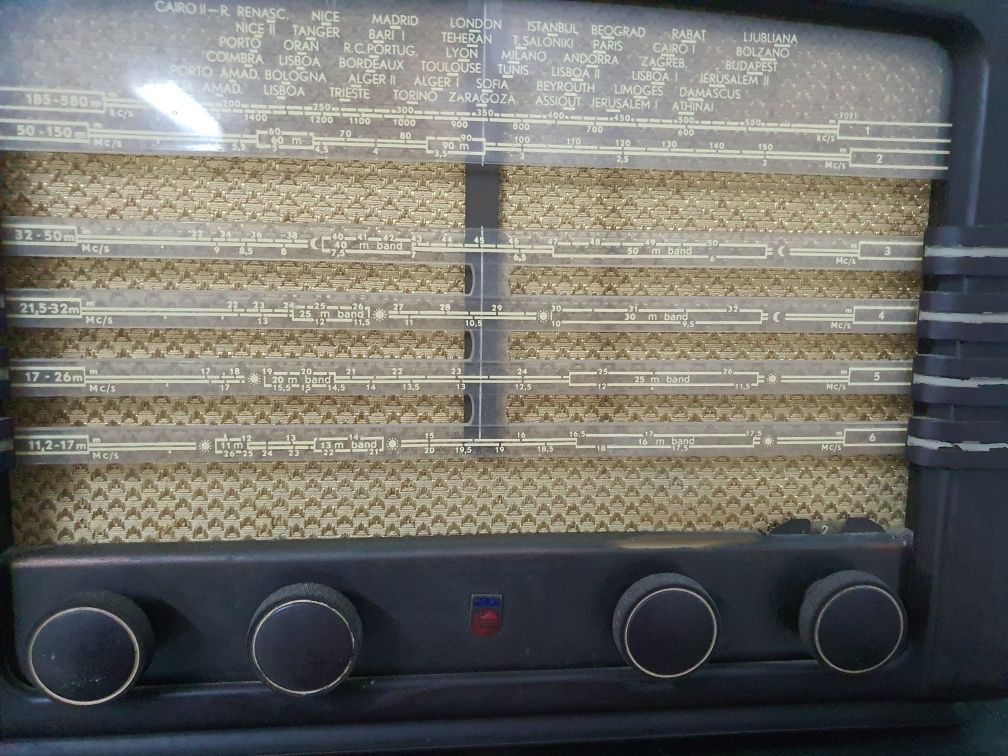 Radio antigo Philips de válvulas