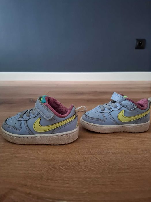 Buciki sportowe Nike dla dziewczynki