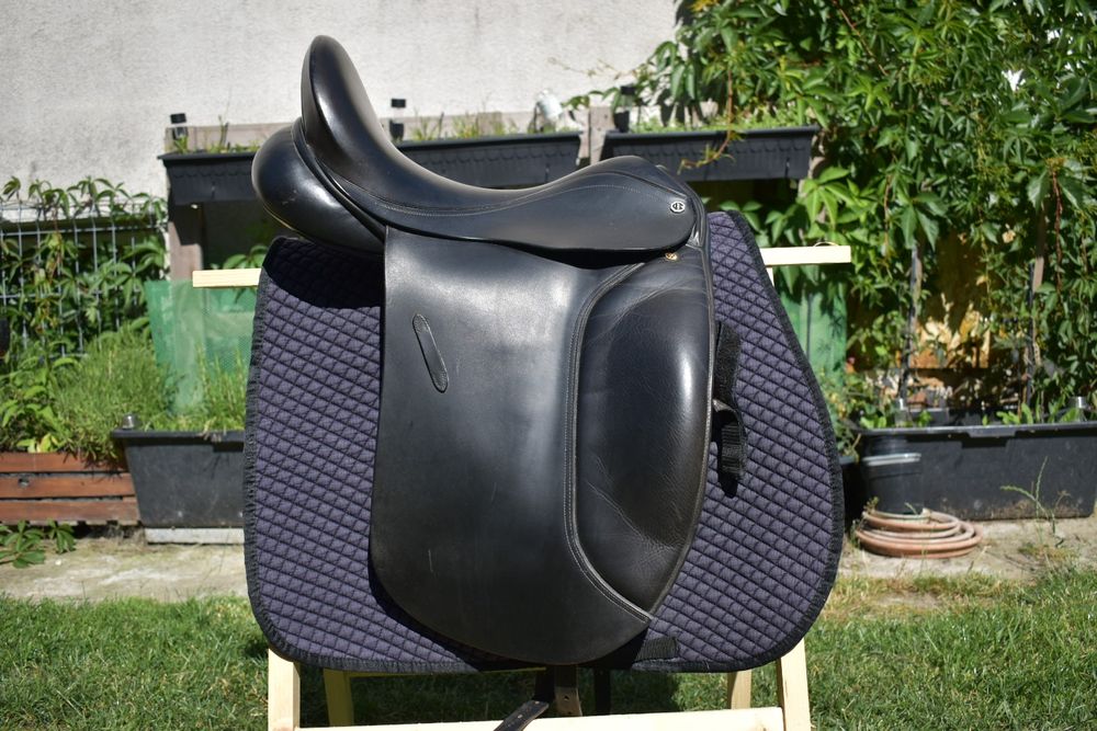 Siodło ujeżdżeniowe Barnsby 18"