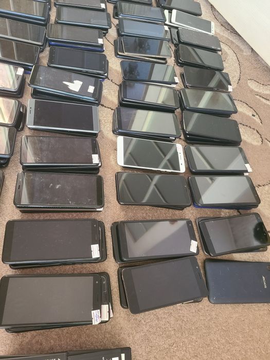 Лот 186 телефонов Archos