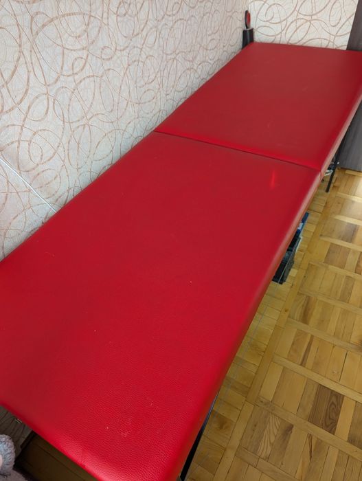 Кушетка + подушка + матрас для б'юті процедур.