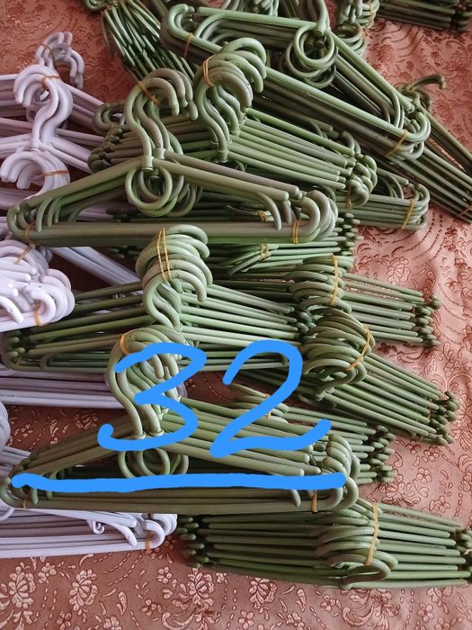 Вішаки для одягу