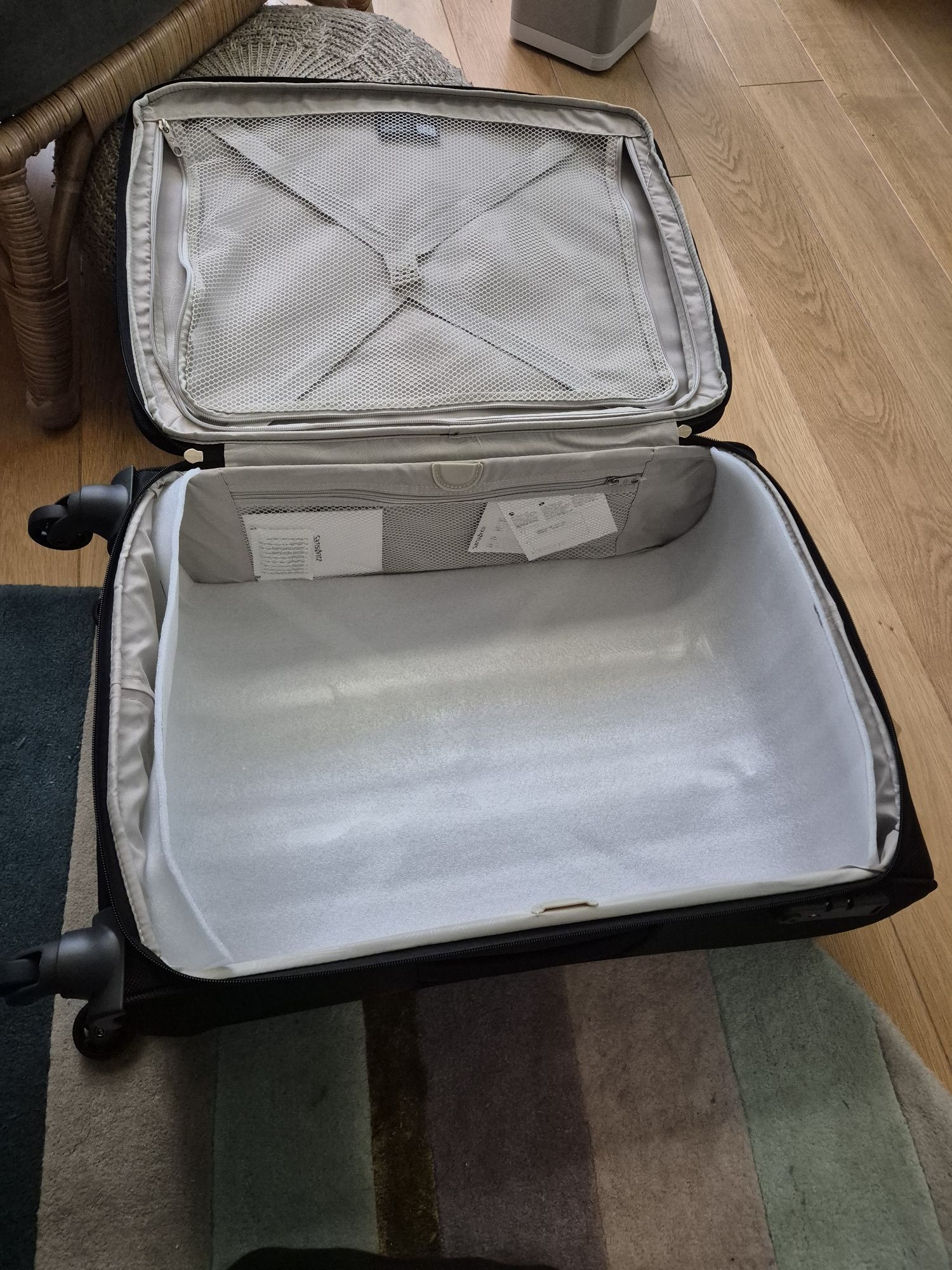 Walizka średnia Samsonite
