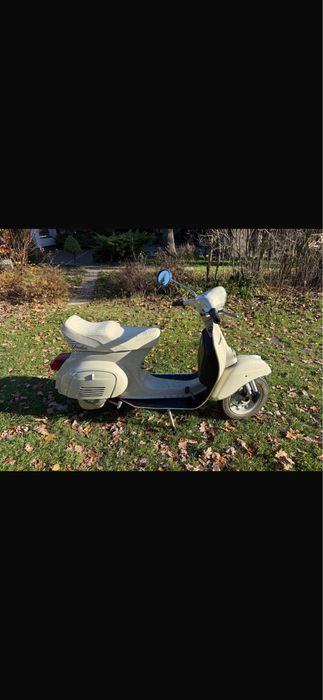 Skuter Piaggio  V5A Vespa 50R  1982 rok