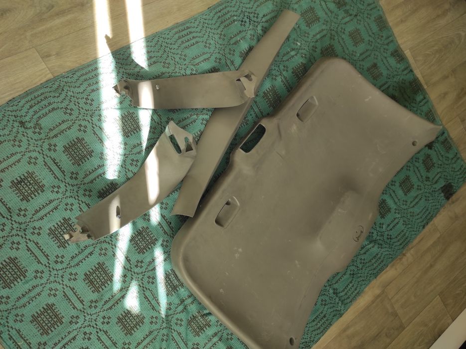 Обшивка крышки багажника Рено Сценик 2