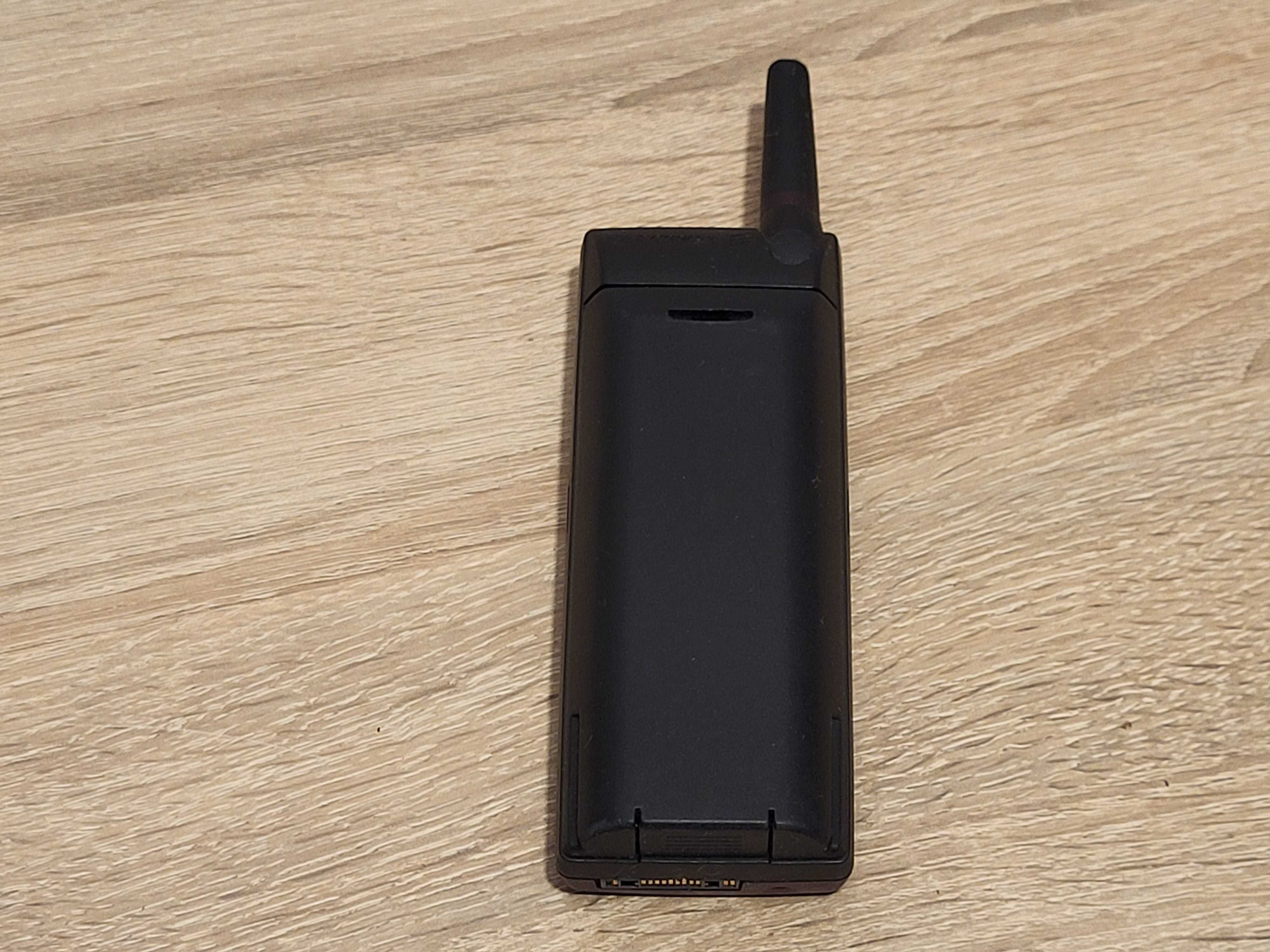 Zestaw 2 telefony Ericsson A1018s + Samsung