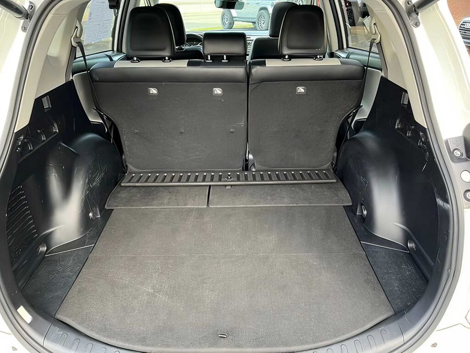 Toyota RAV4      2018