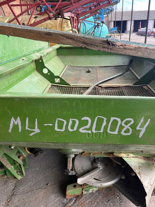 Amazone-18 Розкидач мінеральних добрив