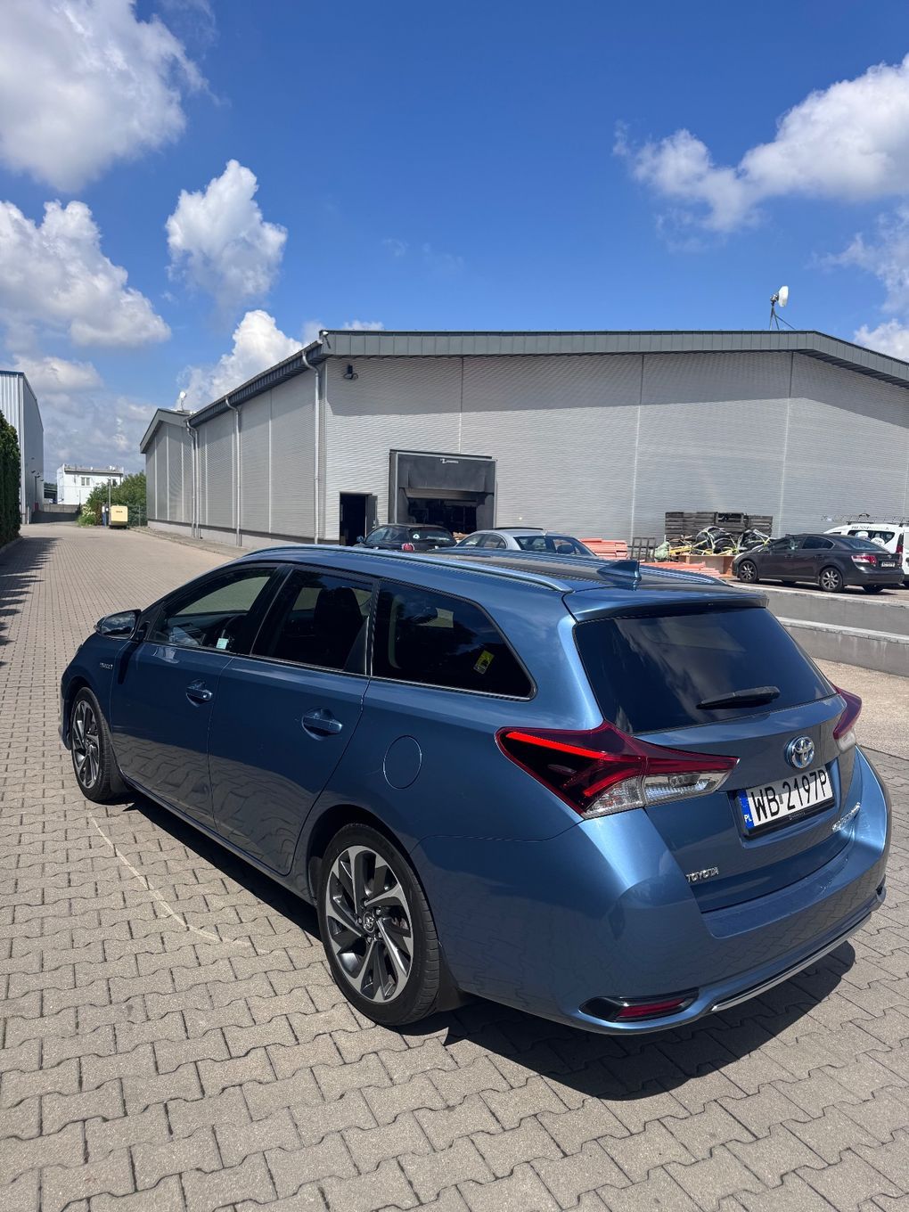 Toyota Auris Toyota Auris - pełna historia serwisów ASO, bezwypadkowa