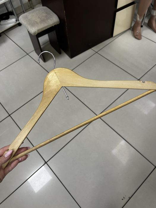 Вішаки вішалки для одягу деревʼяні