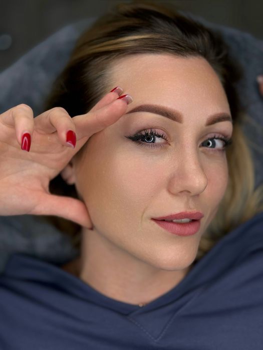 Макияж/Коррекция и окрашивание бровей/ Ламинирование ресниц/ Перманент