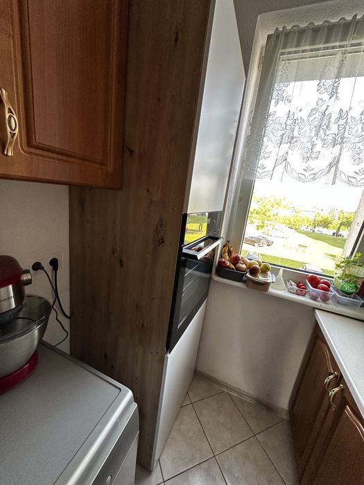 Slupek pod piekarnik