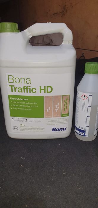 Lakier podłogowy Bona Traffic HD mat z utwardzaczem