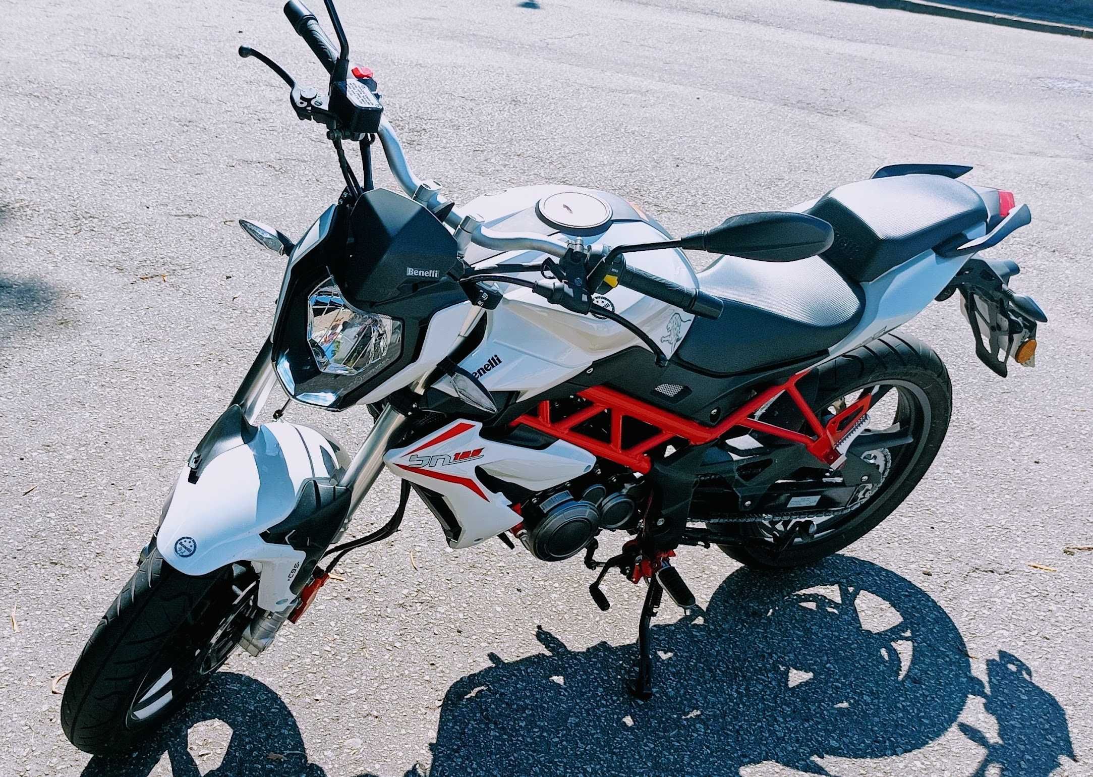Benelli BN125 como nova