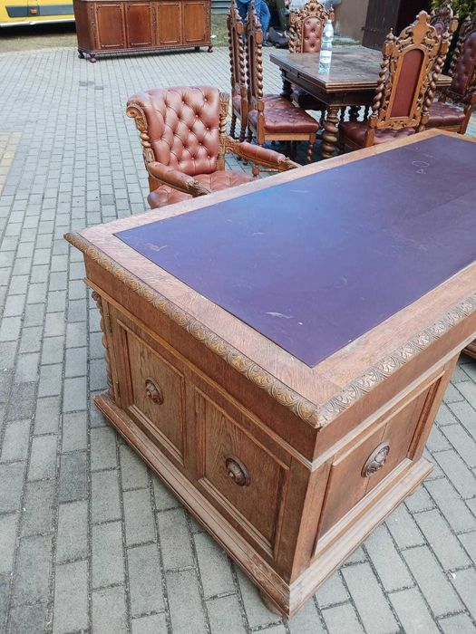 Piekne wyjatkowe biurko ze skorzanym fotelem