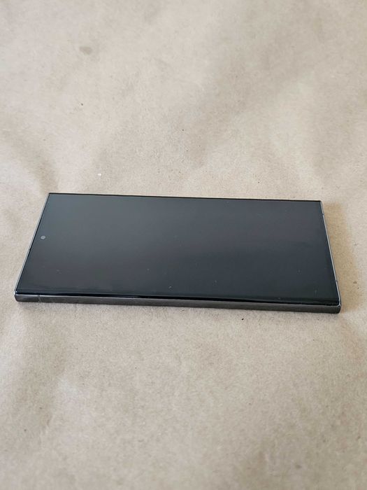 Samsung S23 Ultra 512GB.  Muito bom. Ecrã sem riscos.