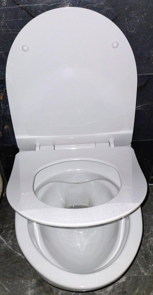 Miska podwieszana ROCA/WC/toaleta + deska wolnoopadajaca
