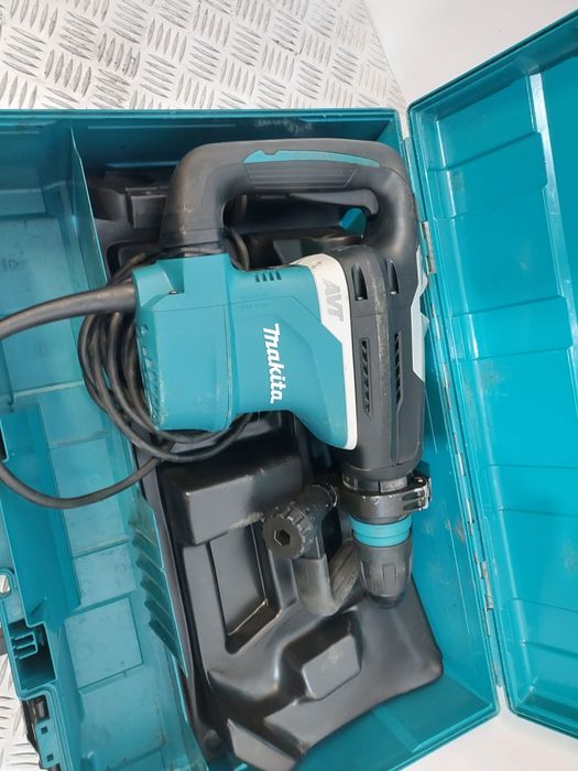 Перфоратор Makita HR 4013 C