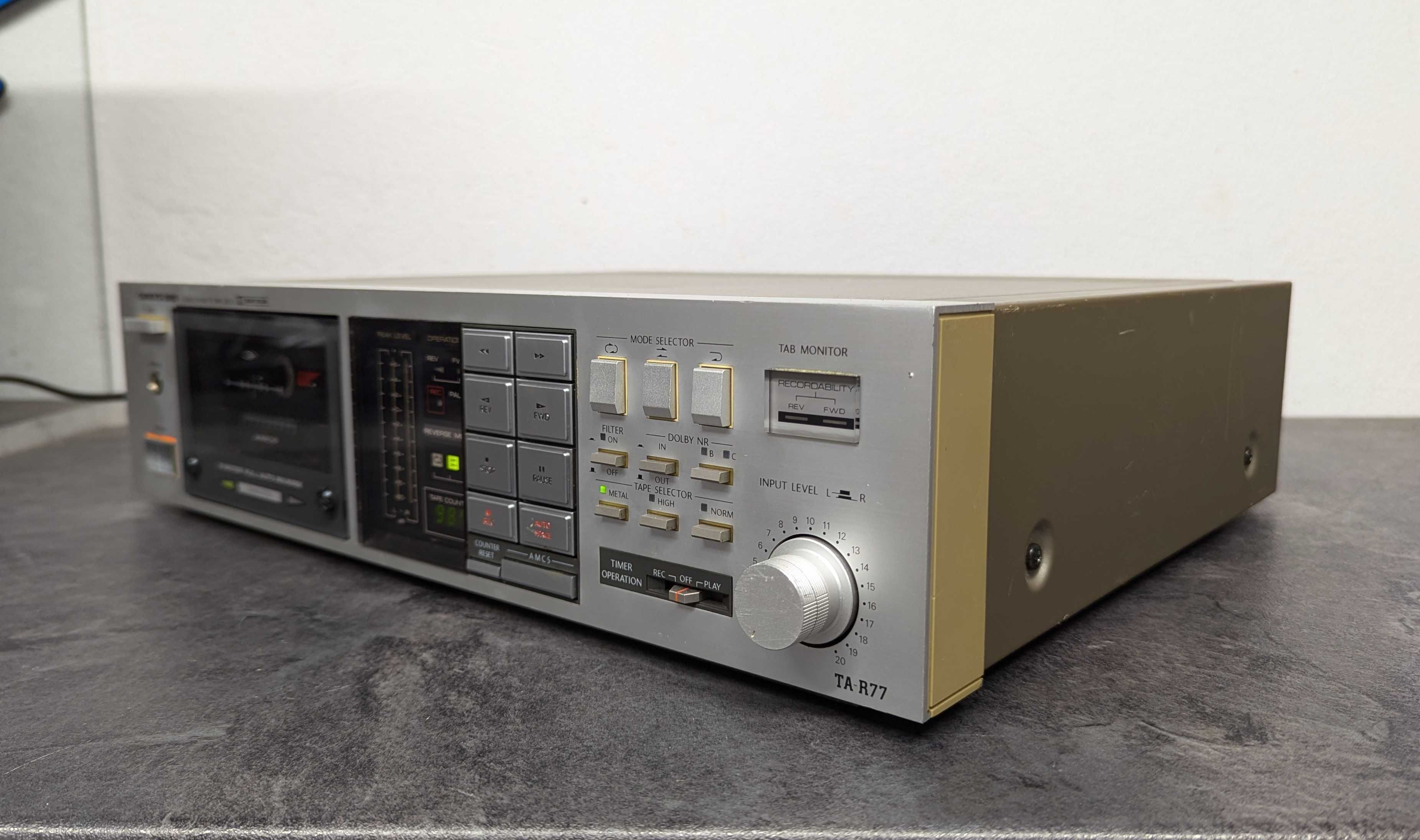 Касетна дека Onkyo TA-R77.