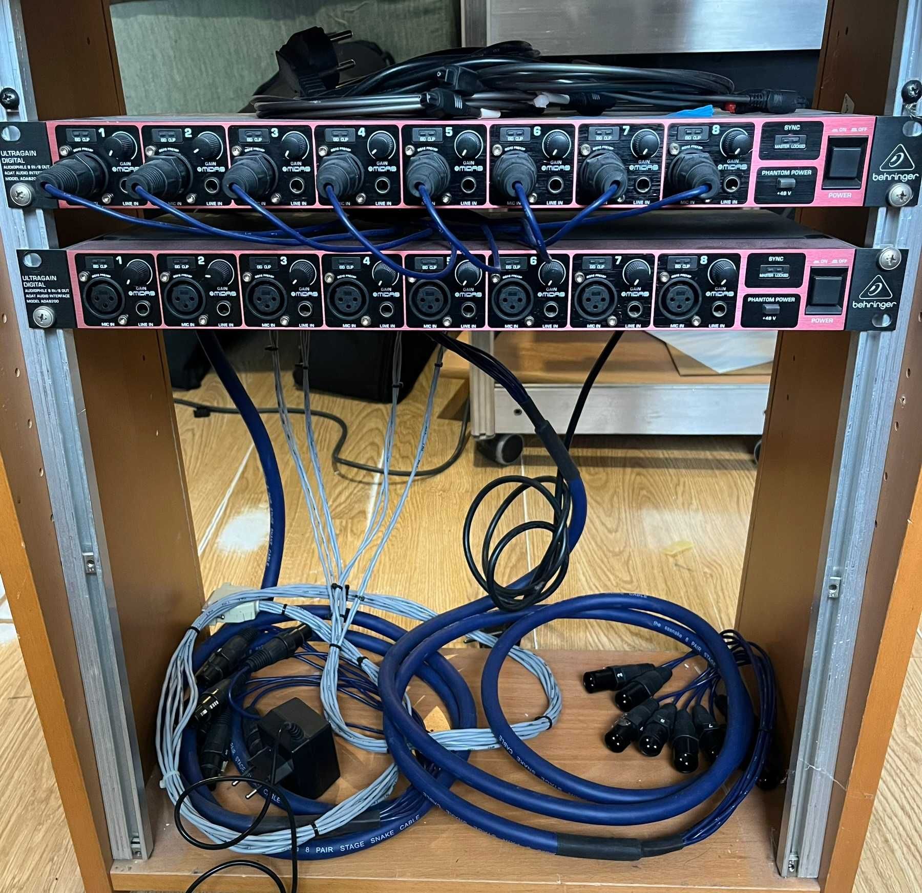 1/2 sztuki Behringer ULTRAGAIN DIGITAL ADA8200 8-kanałowy + Kable