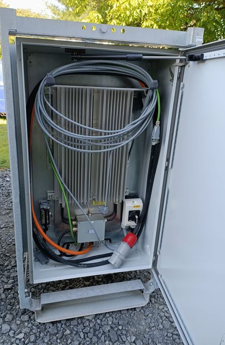 Szafa sterownicza do dźwigu lub maszyn budowlanych