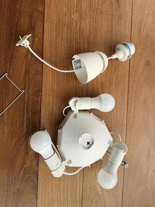 2 suportes candeeiro Ikea