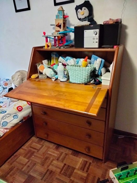 Escrivaninha/secretária