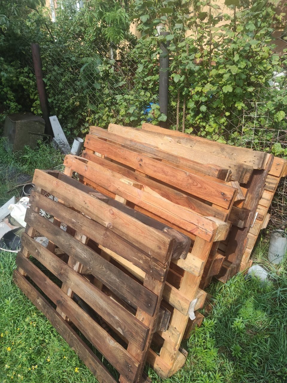 Палети/піддони(є доставка)