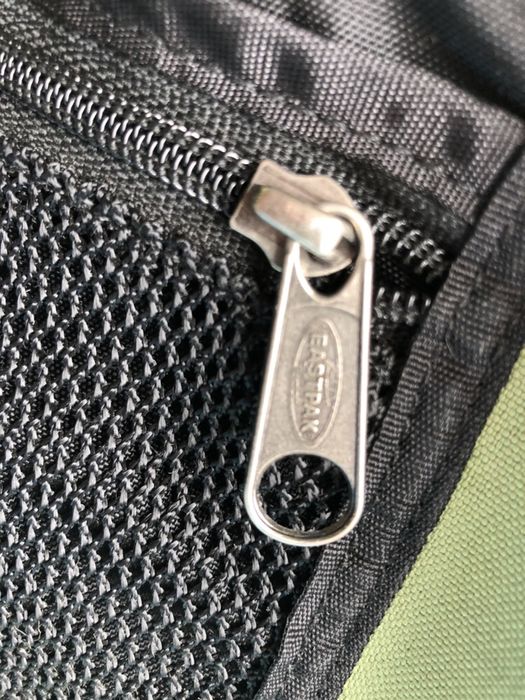 Bolsa Eastpak como nova